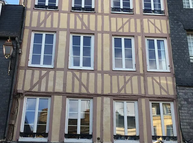 Sur Les Toits De Honfleur